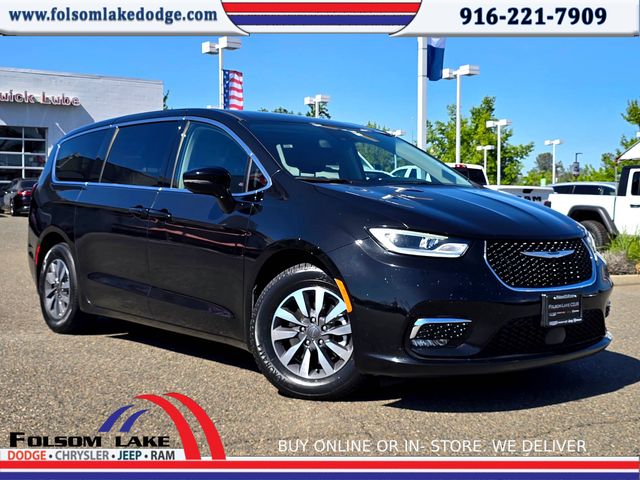 2024 Chrysler Pacifica PHEV Select