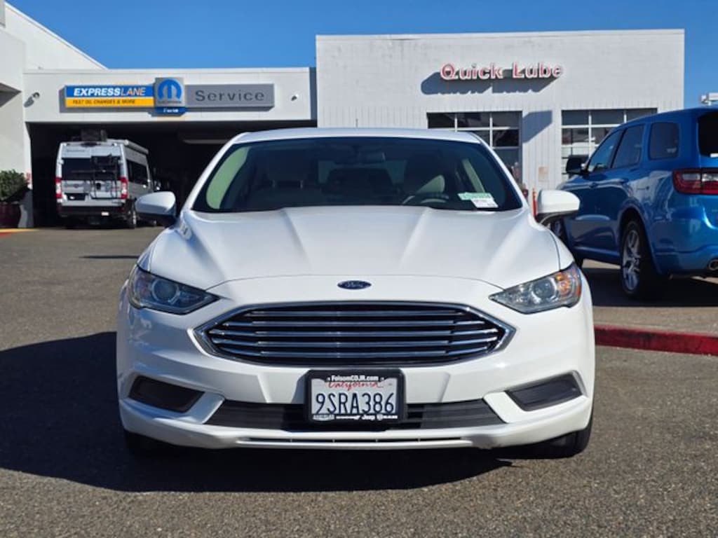 Used 2018 Ford Fusion SE Sedan