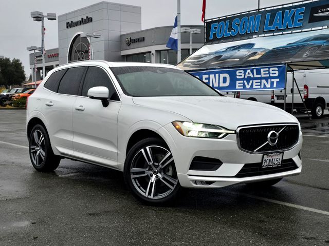 2021 Volvo XC60 Momentum's photo