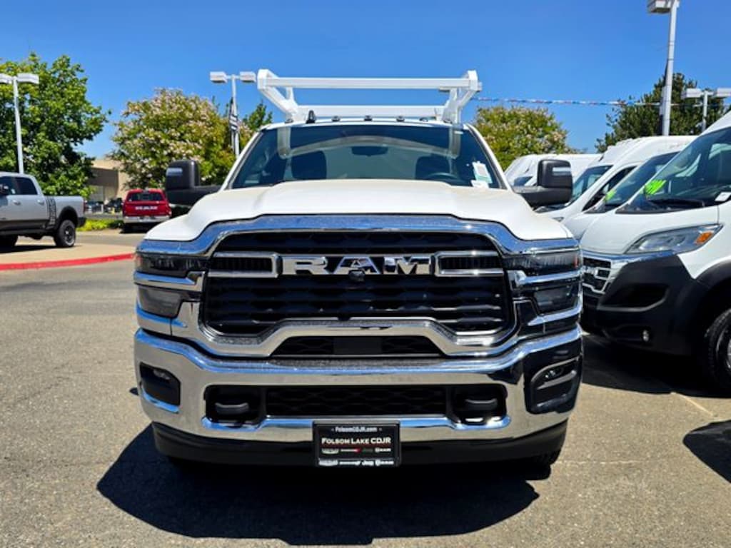 New 2026 Ram 3500 Chassis Cab TRADESMAN REGULAR 4X2 60' CA Pickup
