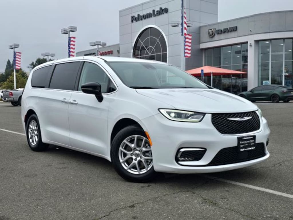 Certified 2024 Chrysler Pacifica Touring L Minivan/Van