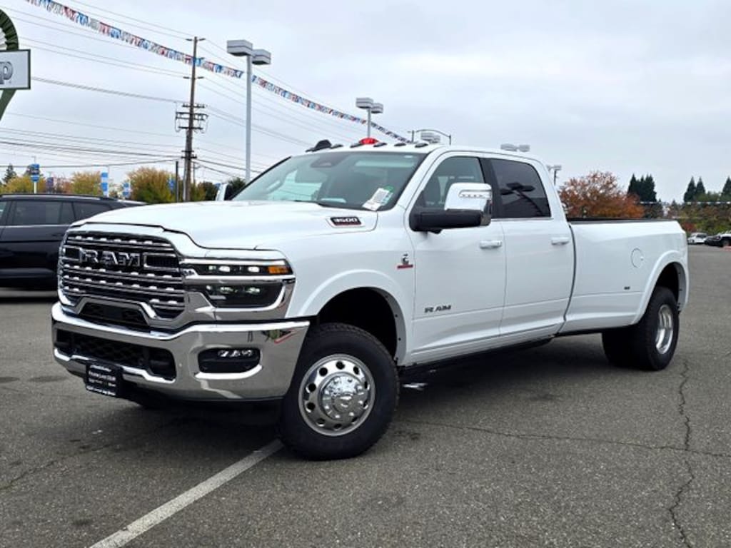 New 2026 Ram 3500 LIMITED LONGHORN CREW CAB 4X4 8' BOX Pickup