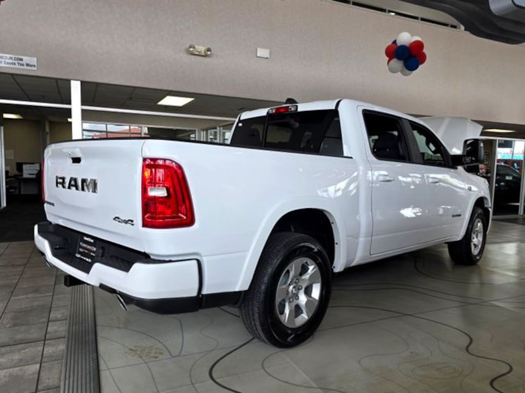 New 2026 Ram 1500 BIG HORN CREW CAB 4X4 5'7 BOX Pickup
