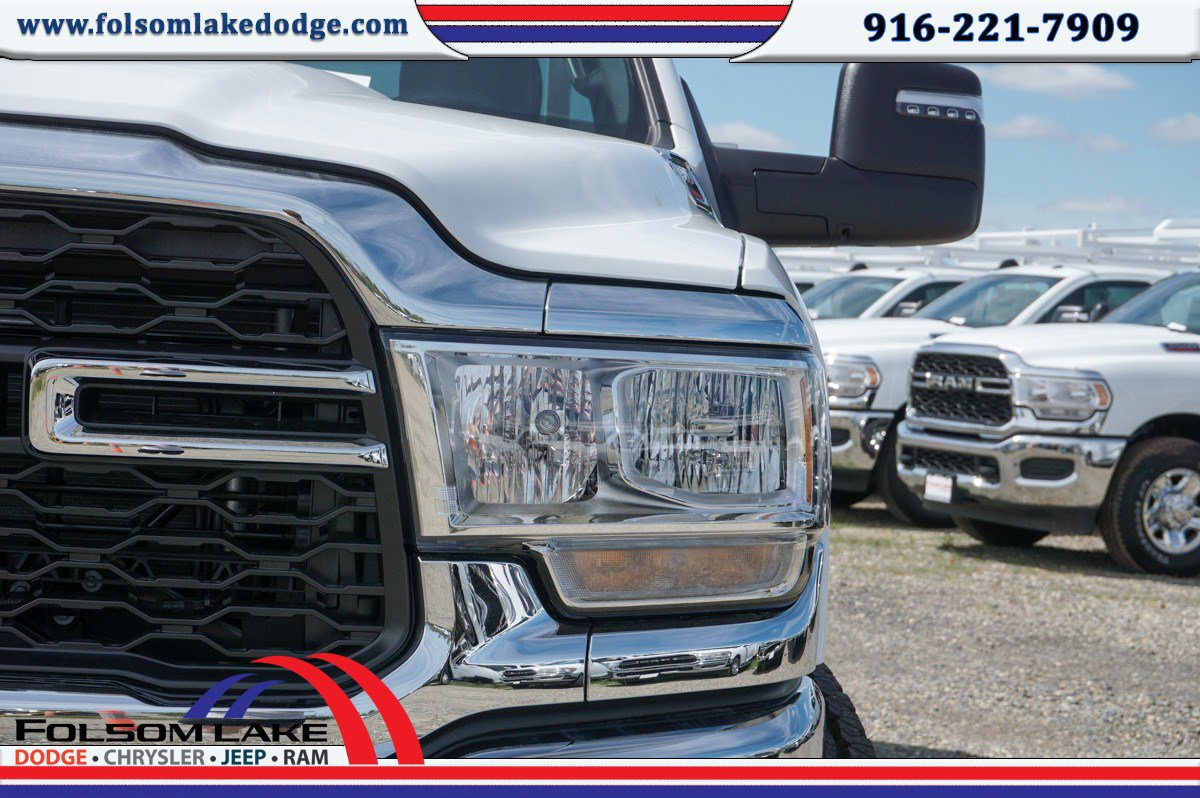 2024 Ram 2500 Tradesman photo 3