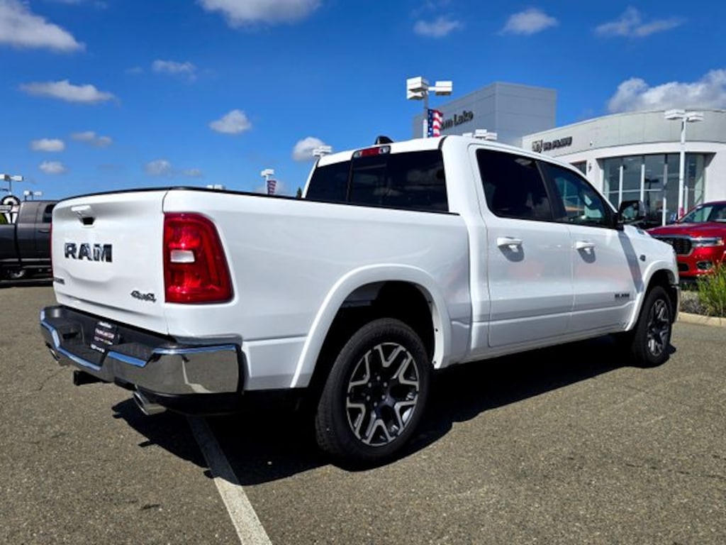 New 2026 Ram 1500 LARAMIE CREW CAB 4X4 5'7 BOX Pickup