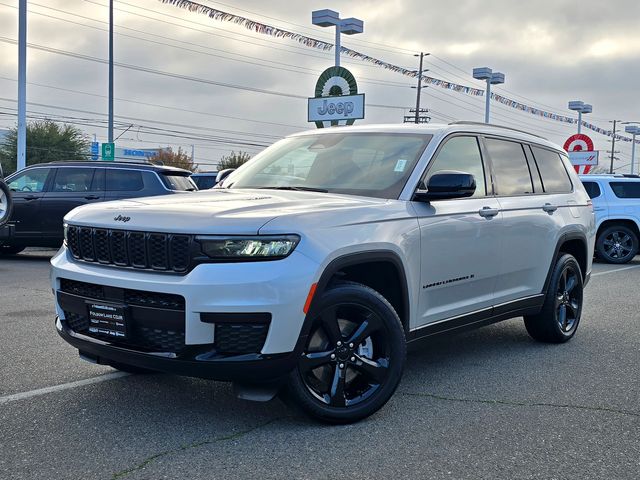 2023 Jeep Grand Cherokee Altitude photo 3