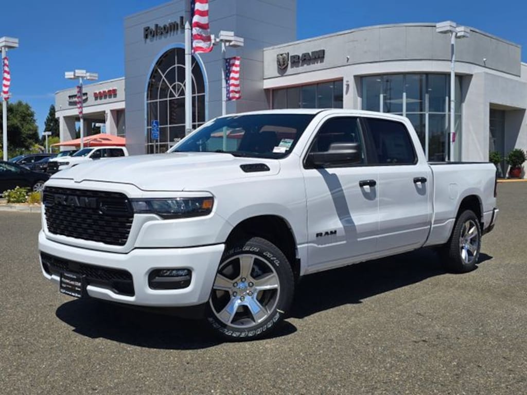 New 2026 Ram 1500 EXPRESS CREW CAB 4X4 6'4 BOX Pickup