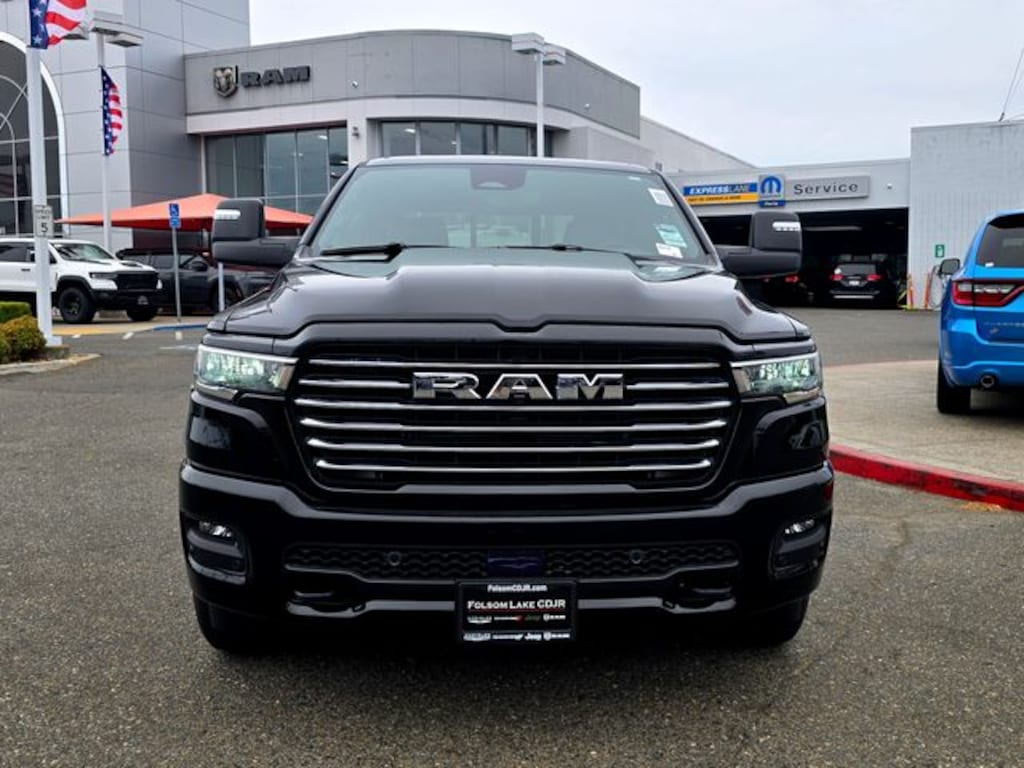 New 2026 Ram 1500 LARAMIE CREW CAB 4X4 5'7 BOX Pickup