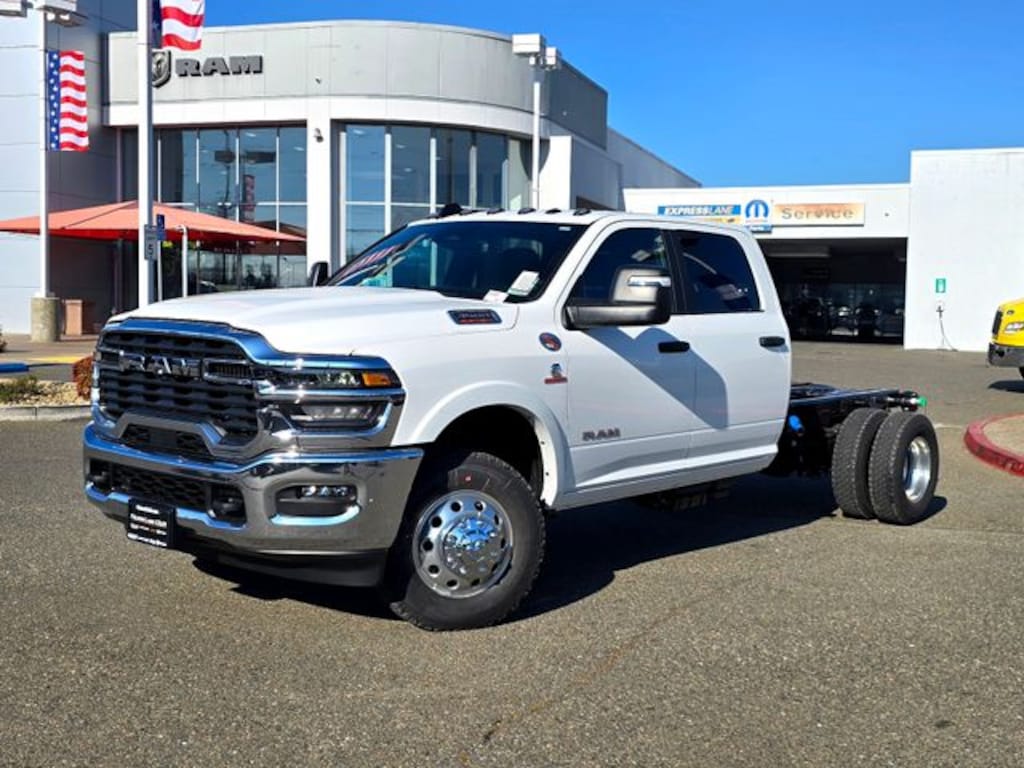 New 2026 Ram 3500 Chassis Cab BIG HORN CREW 4X4 60' CA Pickup