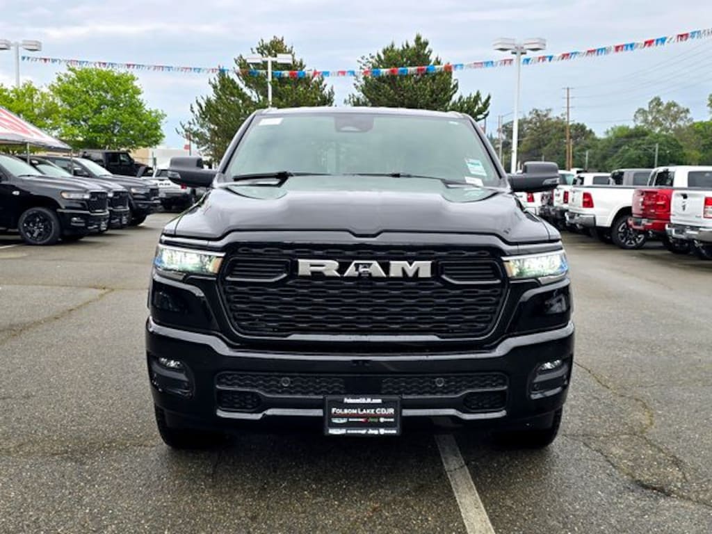 New 2026 Ram 1500 BIG HORN CREW CAB 4X4 5'7 BOX Pickup