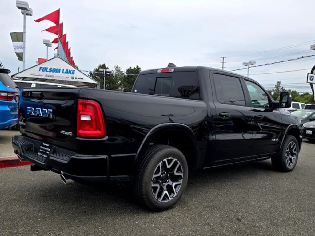 New 2026 Ram 1500 LARAMIE CREW CAB 4X4 5'7 BOX Pickup