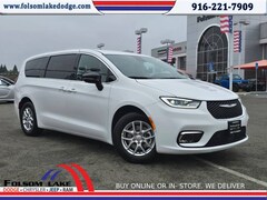 2026 Chrysler Pacifica SELECT Passenger Van