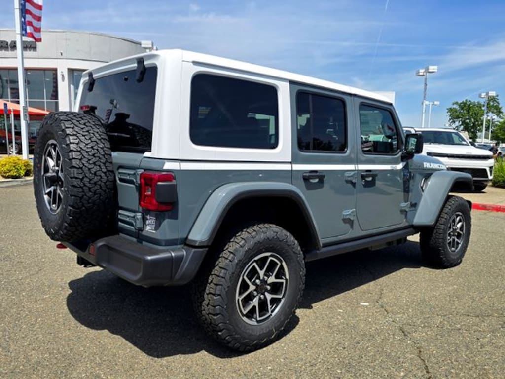 New 2026 Jeep Wrangler 4-DOOR RUBICON Sport Utility