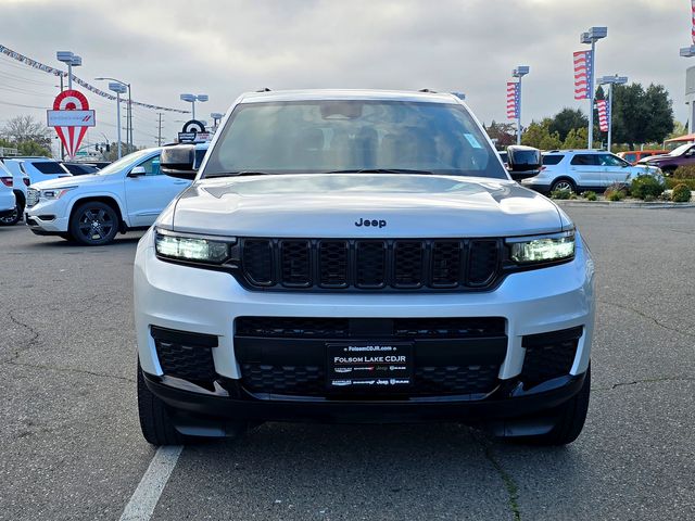 2023 Jeep Grand Cherokee Altitude photo 2