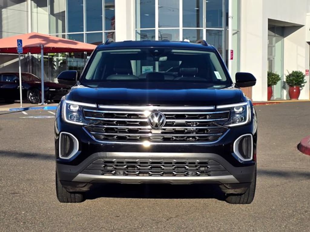 Used 2024 Volkswagen Atlas 2.0T SE w/Technology SUV