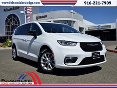 2025 Chrysler Pacifica SELECT AWD Passenger Van