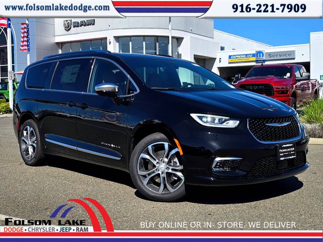 2026 Chrysler Pacifica Pinnacle AWD's photo