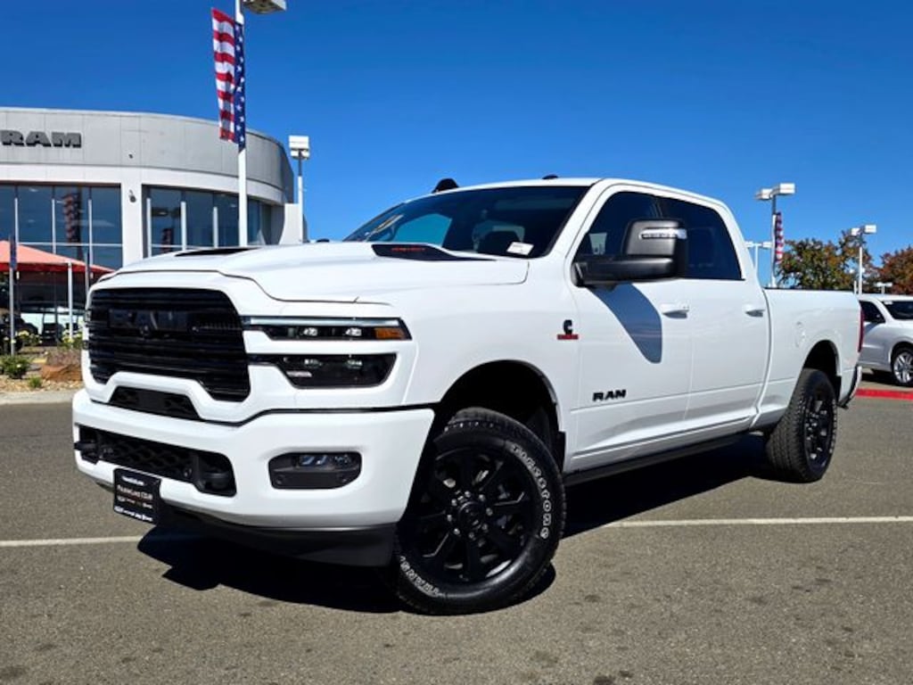 New 2026 Ram 3500 LARAMIE CREW CAB 4X4 6'4 BOX Pickup