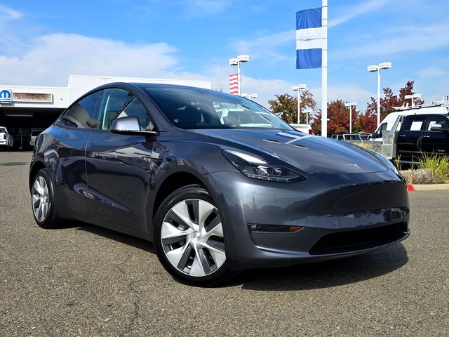 2023 Tesla Model Y Long Range's photo