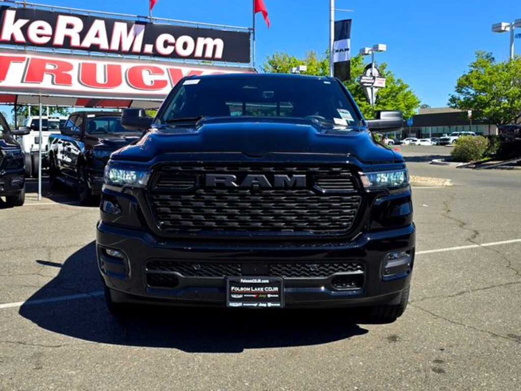 New 2026 Ram 1500 EXPRESS CREW CAB 4X4 5'7 BOX Pickup