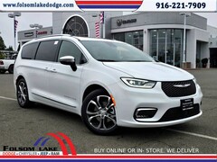2026 Chrysler Pacifica PINNACLE Passenger Van