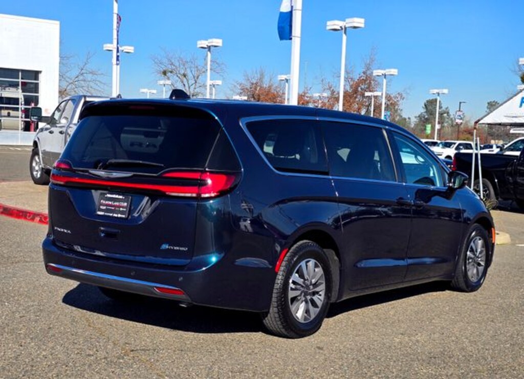 Certified 2024 Chrysler Pacifica Hybrid Select Minivan/Van