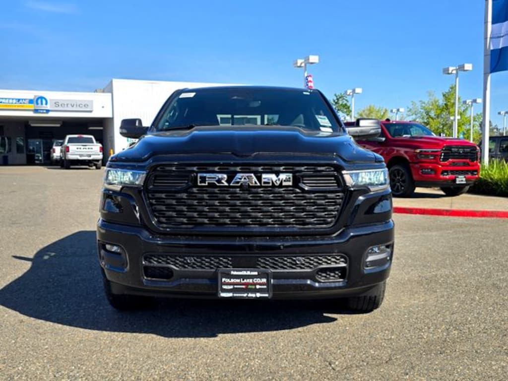 New 2026 Ram 1500 BIG HORN CREW CAB 4X4 5'7 BOX Pickup