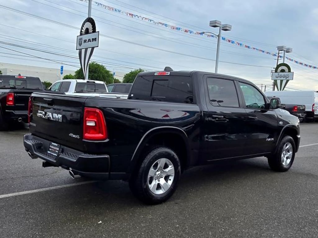 New 2026 Ram 1500 BIG HORN CREW CAB 4X4 5'7 BOX Pickup
