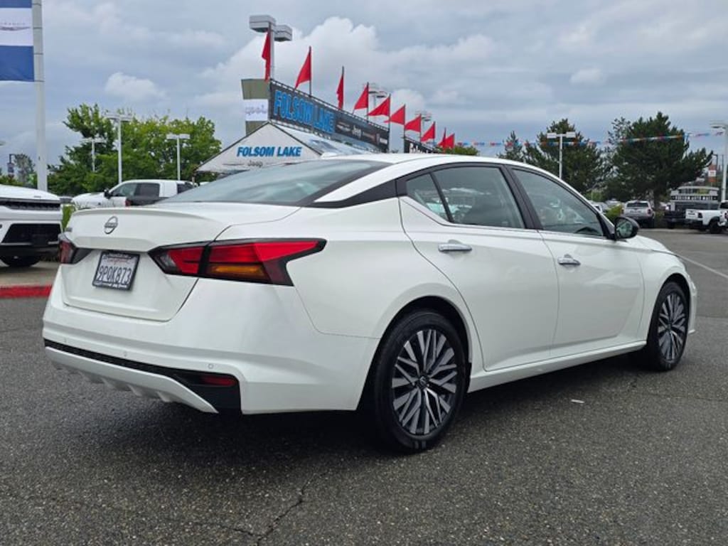 Used 2025 Nissan Altima 2.5 SV Sedan