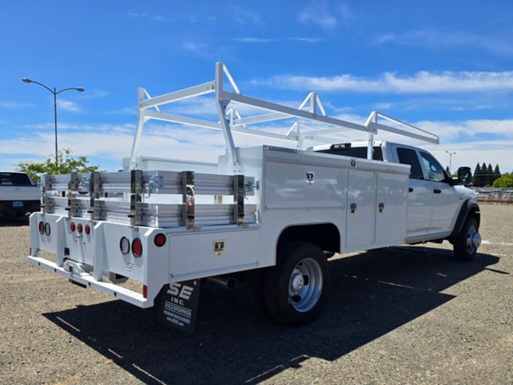 New 2026 Ram 5500 Chassis Cab TRADESMAN CREW 4X4 84' CA Pickup