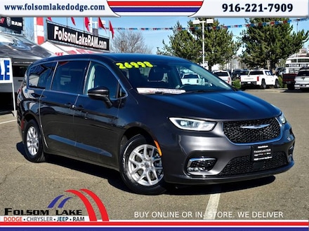 2023 Chrysler Pacifica Touring L Minivan/Van