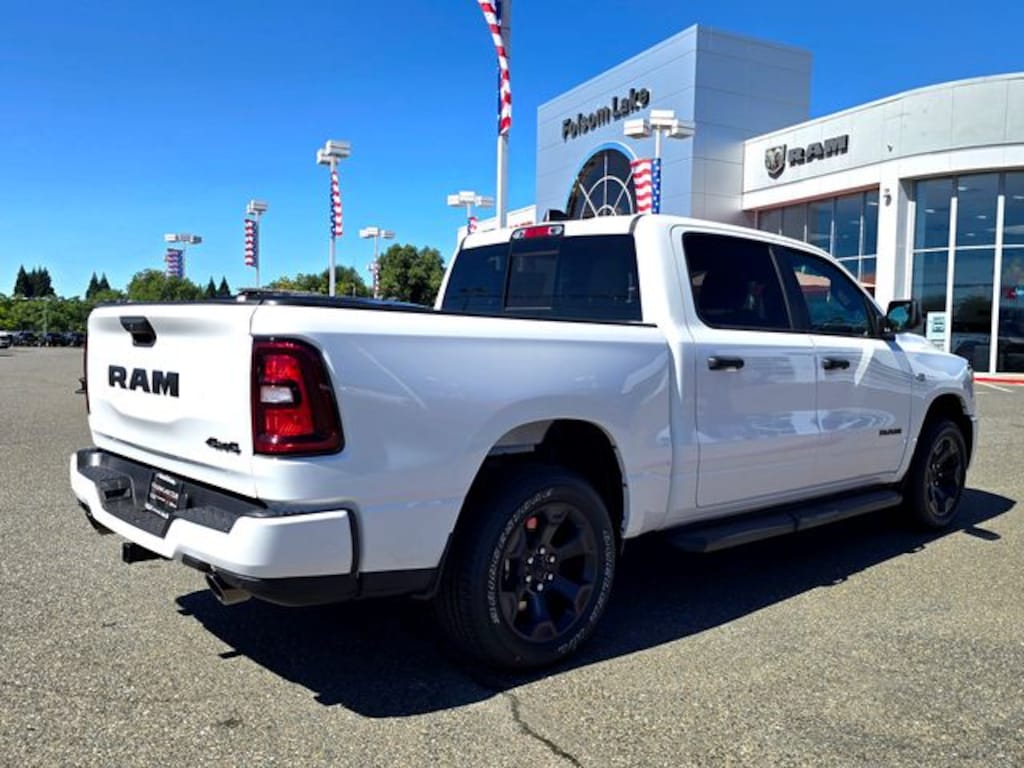 New 2026 Ram 1500 EXPRESS CREW CAB 4X4 5'7 BOX Pickup