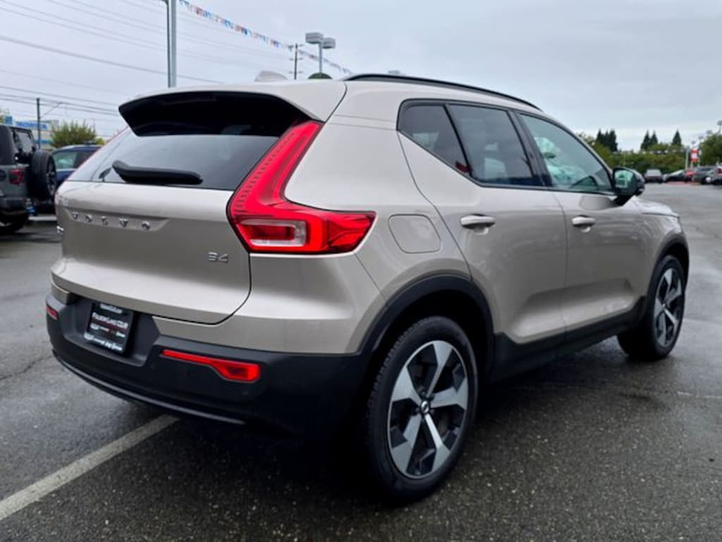 Used 2023 Volvo XC40 Ultimate SUV