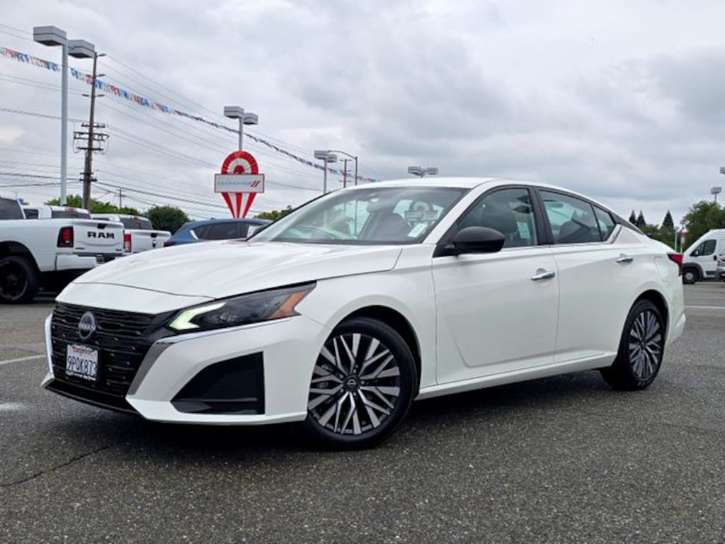 Used 2025 Nissan Altima 2.5 SV Sedan