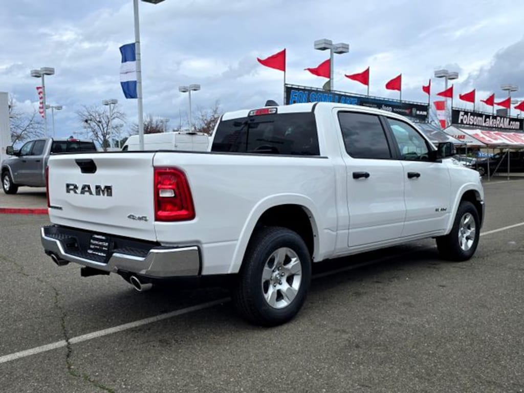 New 2026 Ram 1500 BIG HORN CREW CAB 4X4 5'7 BOX Pickup