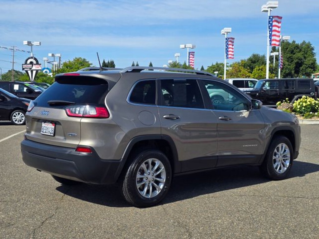 Used 2019 Jeep Cherokee Latitude SUV