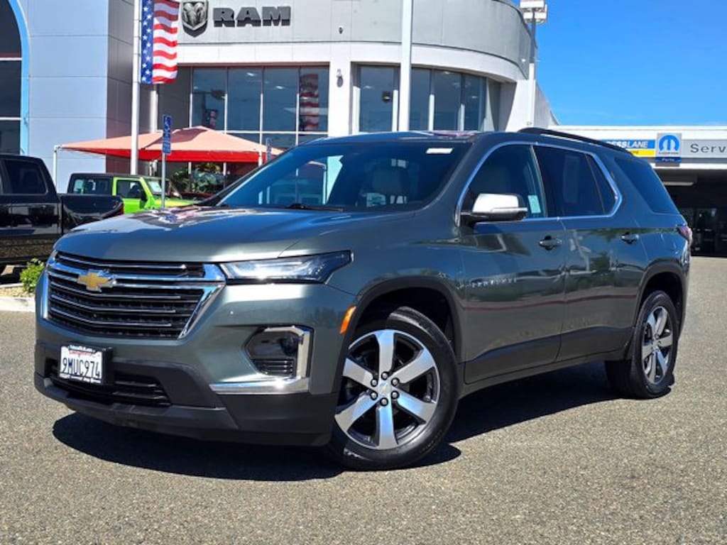 Used 2023 Chevrolet Traverse LT Leather SUV