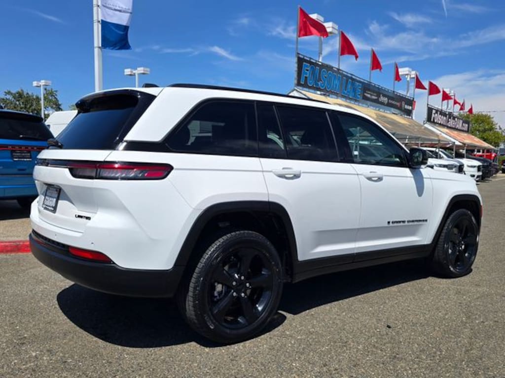 Used 2023 Jeep Grand Cherokee Limited SUV