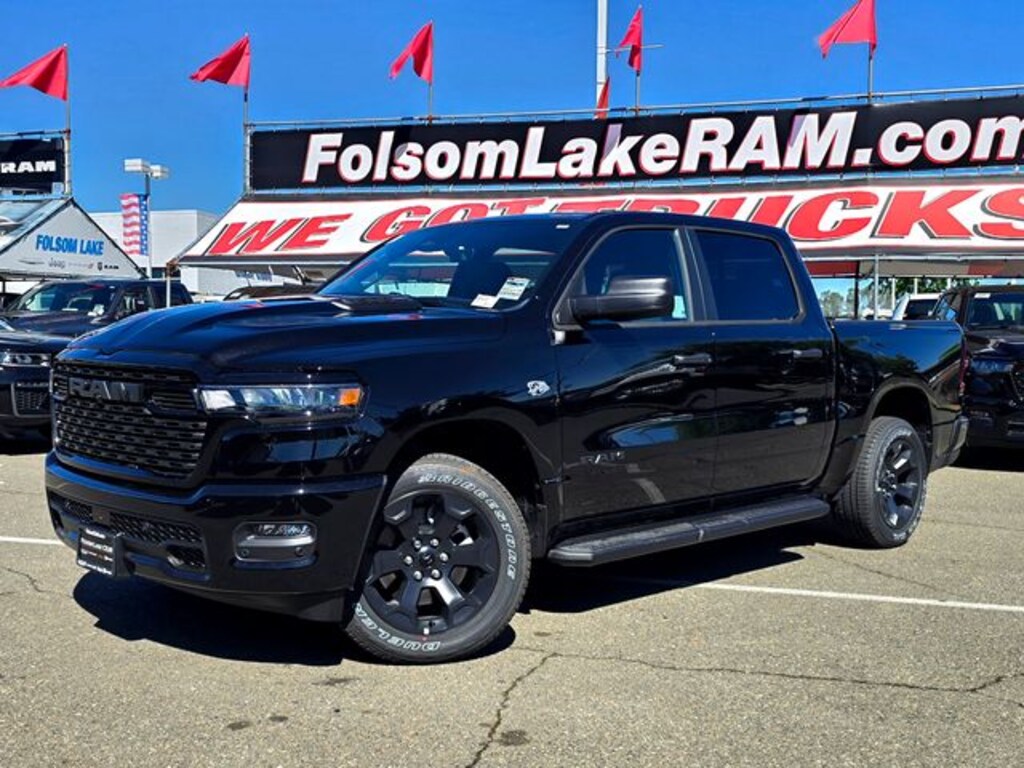 New 2026 Ram 1500 EXPRESS CREW CAB 4X4 5'7 BOX Pickup