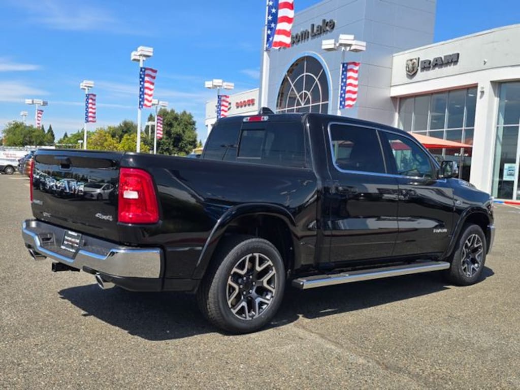 New 2026 Ram 1500 LARAMIE CREW CAB 4X4 5'7 BOX Pickup