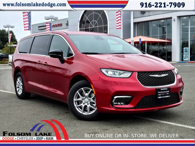 2026 Chrysler Pacifica Select's photo