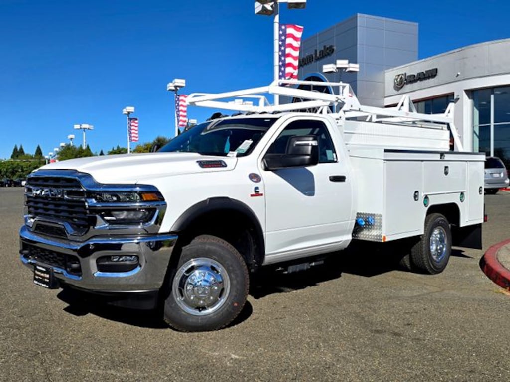 New 2026 Ram 3500 Chassis Cab TRADESMAN REGULAR 4X2 60' CA Pickup