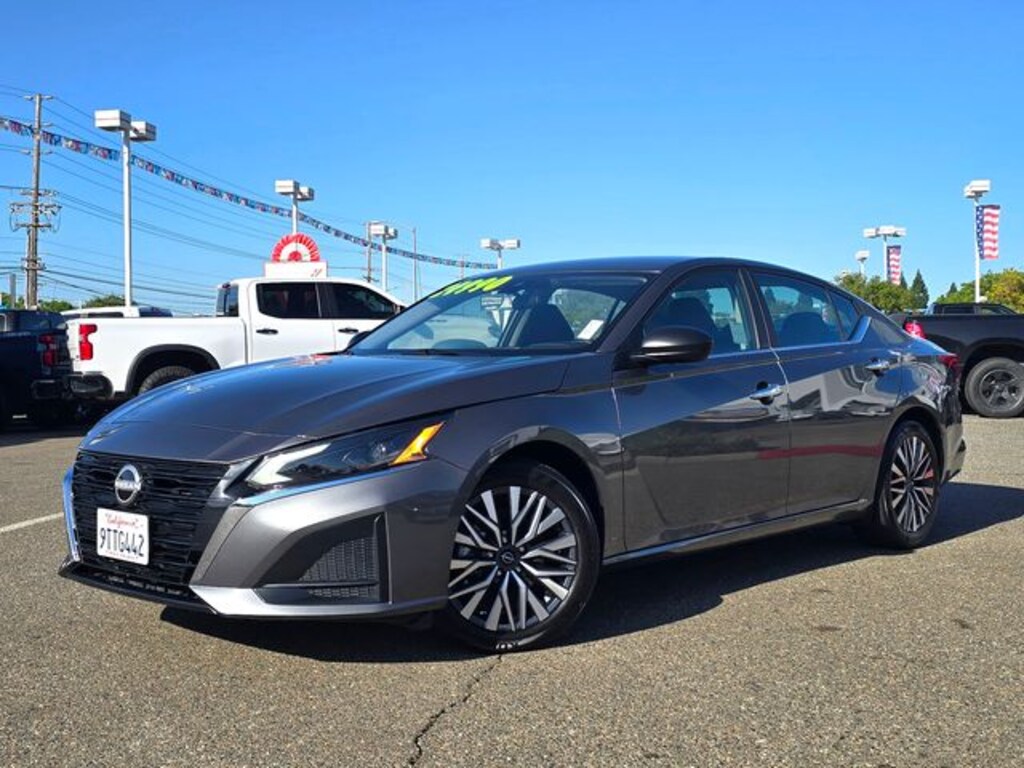 Used 2025 Nissan Altima 2.5 SV Sedan