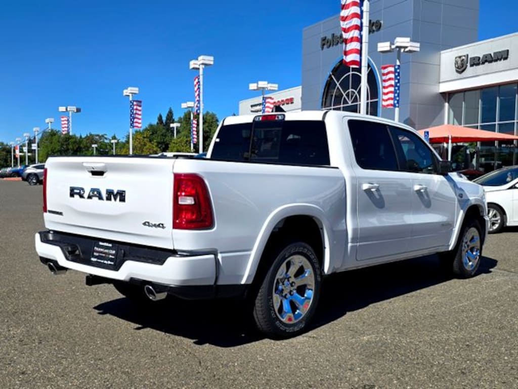 New 2026 Ram 1500 BIG HORN CREW CAB 4X4 5'7 BOX Pickup