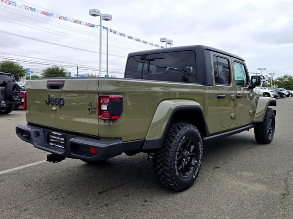 New 2025 Jeep Gladiator WILLYS 4X4 Pickup