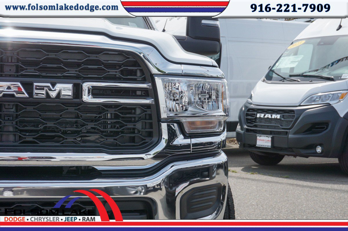 2024 Ram 2500 Tradesman photo 3