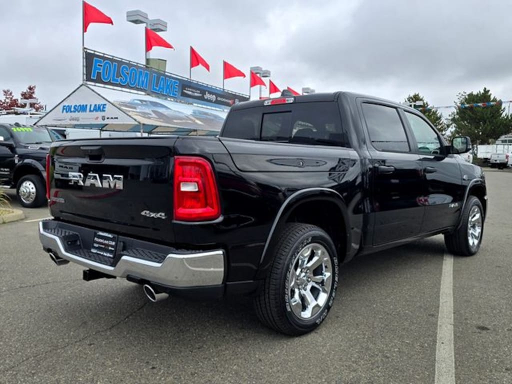 New 2026 Ram 1500 BIG HORN CREW CAB 4X4 5'7 BOX Pickup