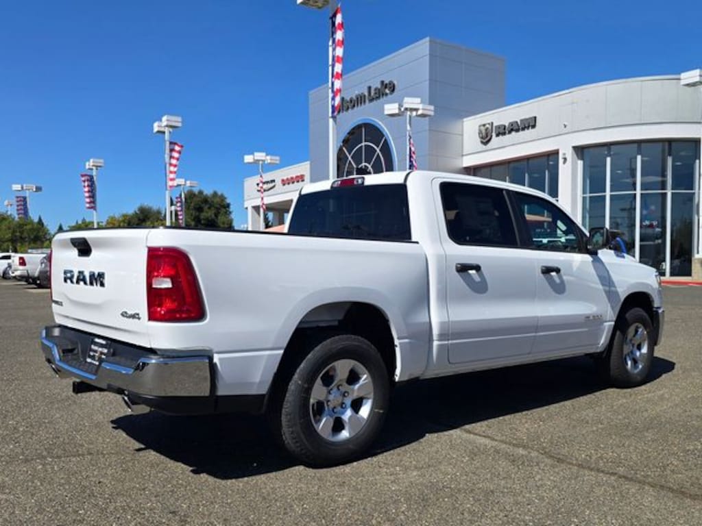 New 2026 Ram 1500 BIG HORN CREW CAB 4X4 5'7 BOX Pickup