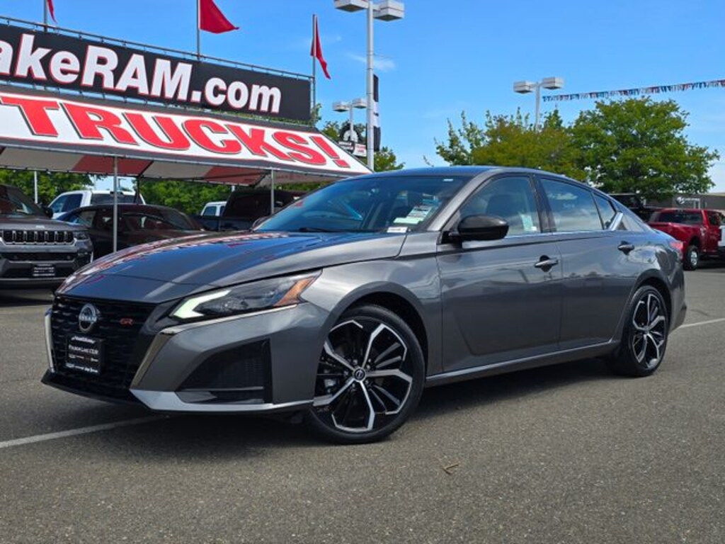 Used 2025 Nissan Altima 2.5 SR Sedan