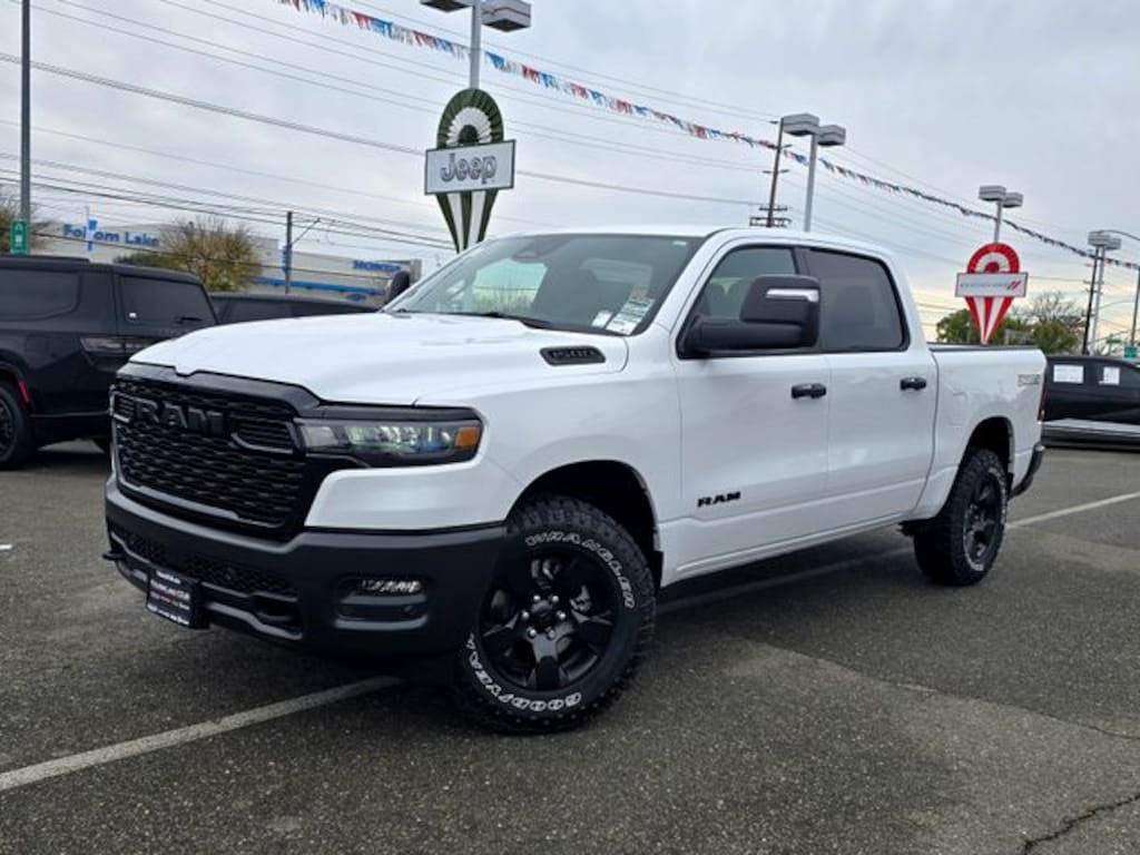 New 2026 Ram 1500 WARLOCK CREW CAB 4X4 5'7 BOX Pickup